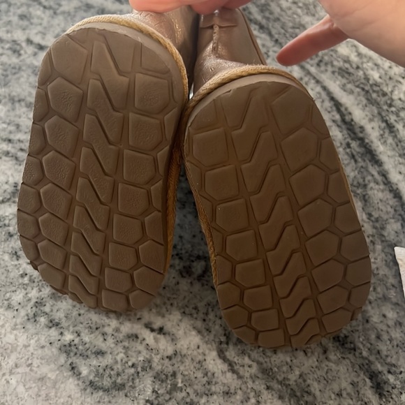 NEW GAP BOOTS Sz 6 gold.  Super cute! - Picture 7 of 7